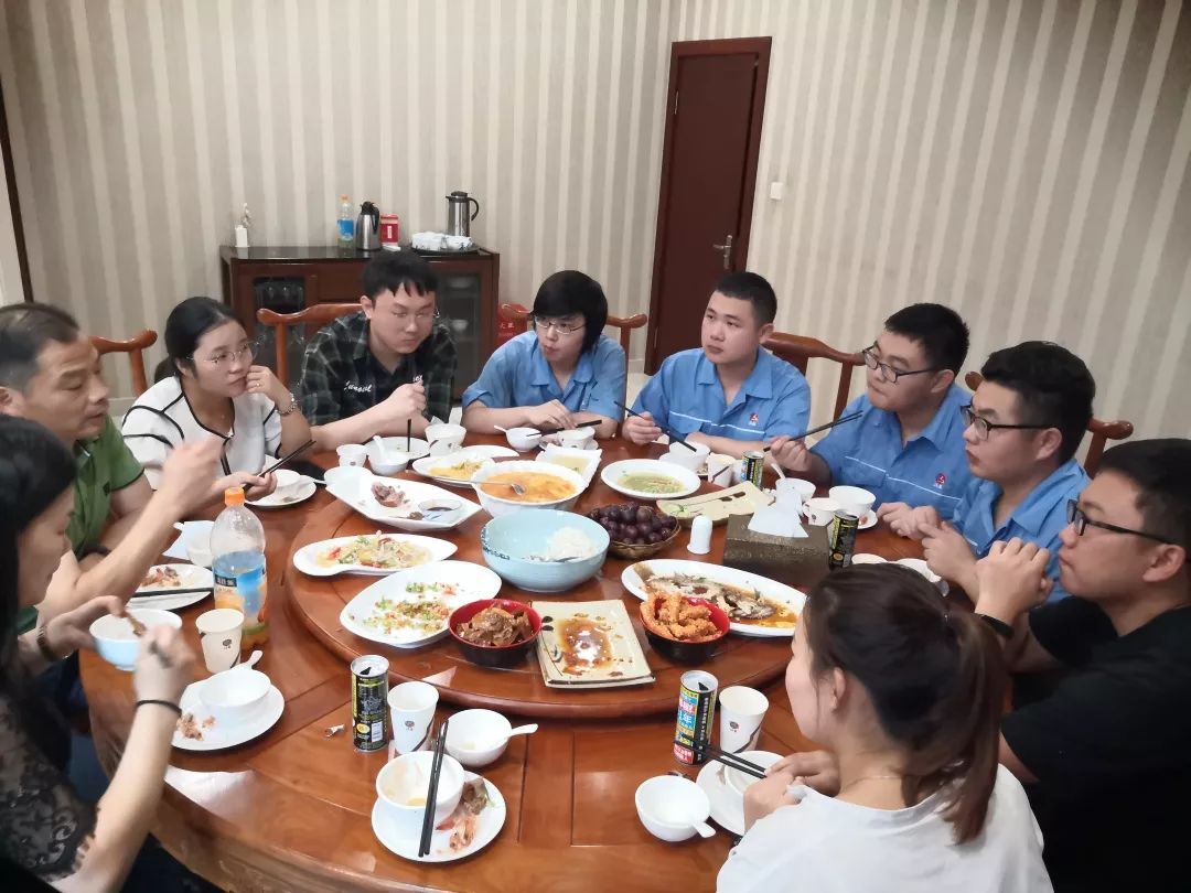 建議| 圓桌會議定期舉行，實習(xí)生專場