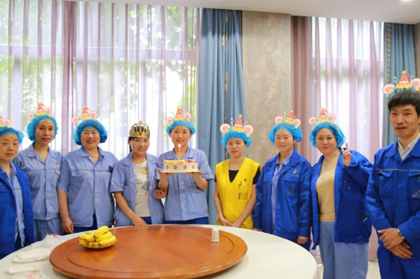 揚(yáng)盛五月生日會(huì)，歡樂(lè)共聚時(shí)！