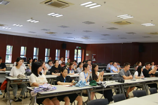 揚盛舉辦“印刷標準化及國際印刷認證管理”系列學習交流活動